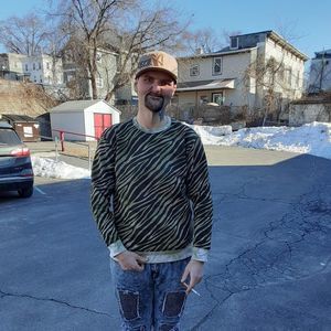 Meet your Posher, Derek